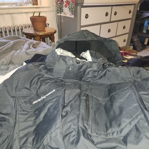 ZeroXposur Black Performance Jacket for Ultimate Warmth - Picture 1 of 5